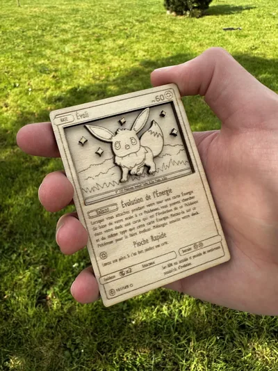 Carte Pokémon Évoli en bois 3D – photo 2