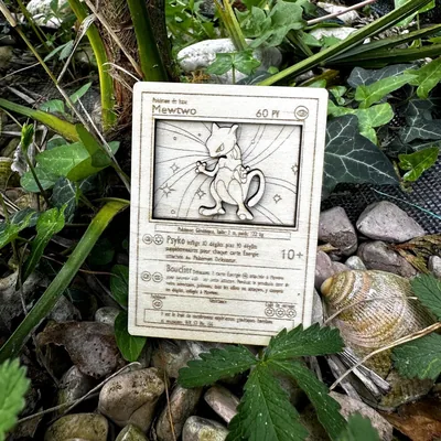 Carte Pokémon Mewtwo en bois 3D – photo 4