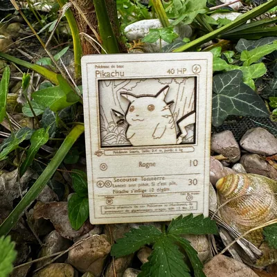 Carte Pokémon Pikachu en bois 3D – photo 2
