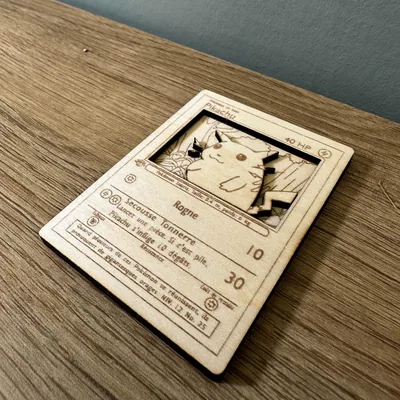 Carte Pokémon Pikachu en bois 3D – photo 3