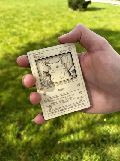 Carte Pokémon Pikachu en bois 3D – photo 4
