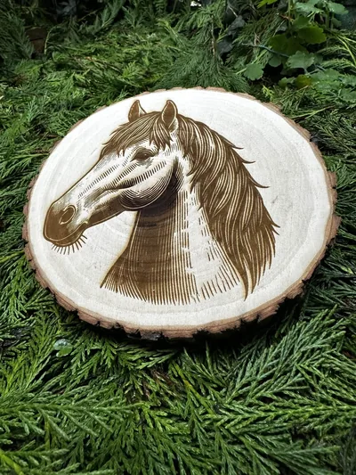 Dessous de plat Cheval en bois gravé – photo 2